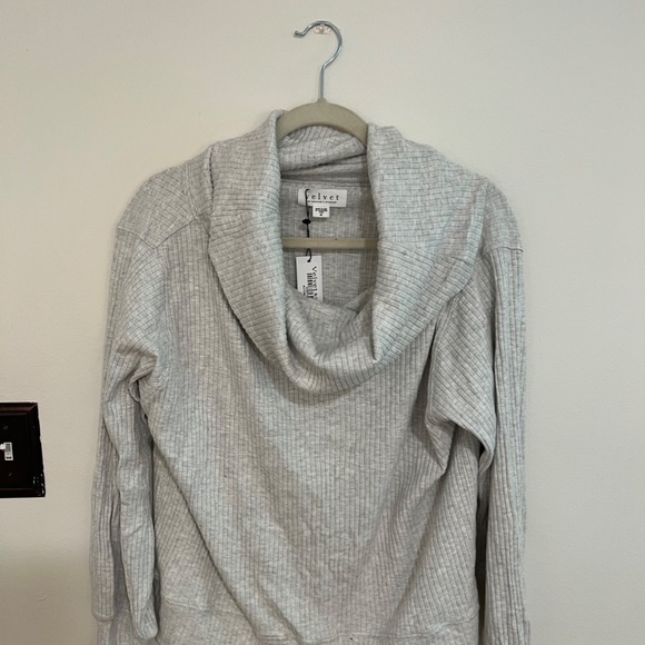 Velvet by Graham & Spencer - Ruth Off-the-shoulder Sweater In Ash Gray (NWT) - Picture 4 of 6